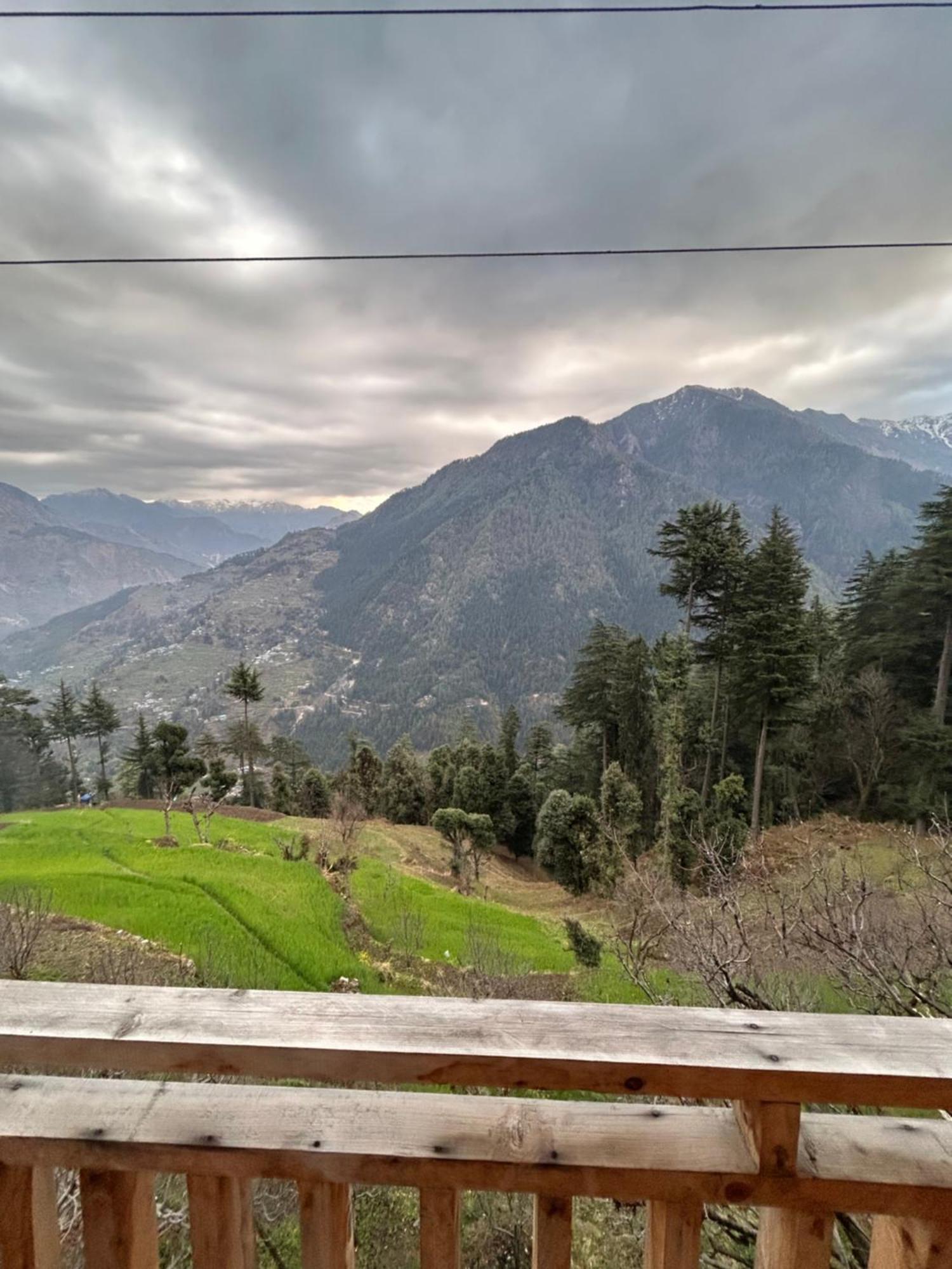 The Himalayan Sukoon Villa Near Jibhi Banjār Exterior photo