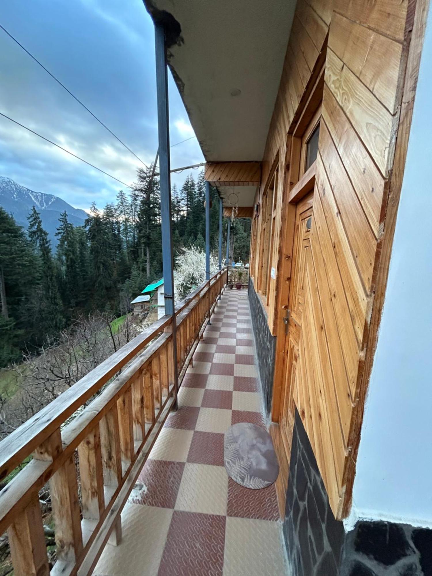 The Himalayan Sukoon Villa Near Jibhi Banjār Exterior photo